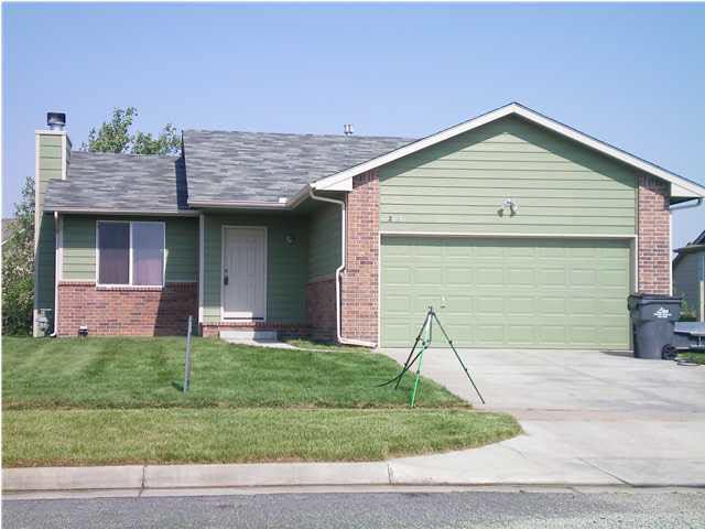 2404 E Spring Hill Dr, Goddard, KS 67052