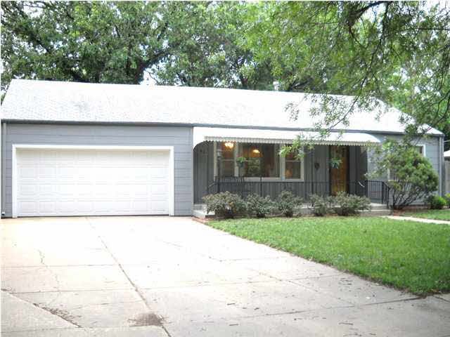 414 Sweezy St, Halstead, KS 67056