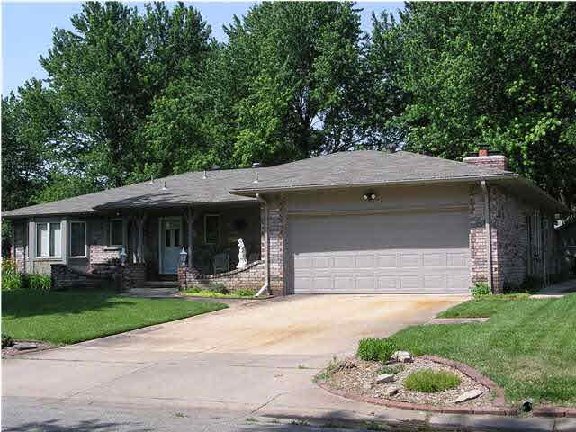 559 N Westlink St, Wichita, KS 67212