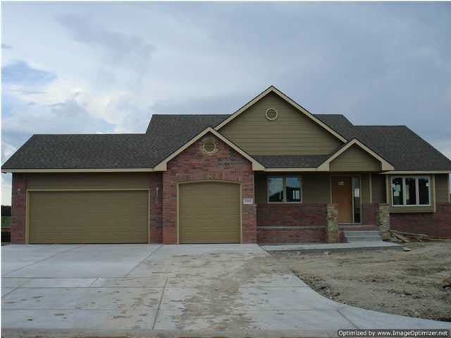 12331 E Willowgreen Ct, Wichita, KS 67207