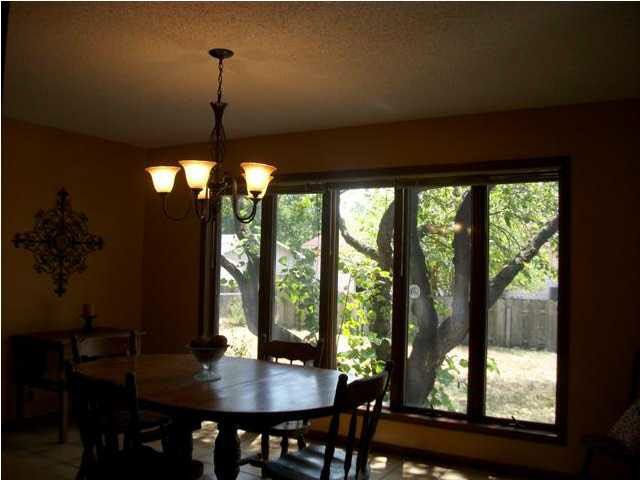 923 Trinity Dr, Newton, KS 67114