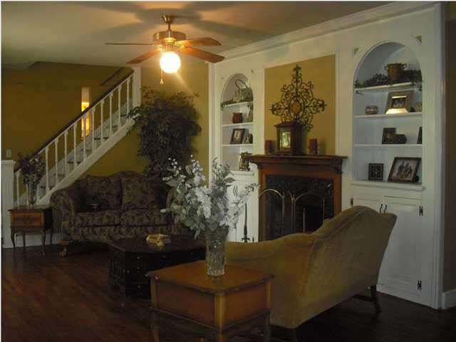 1113 E 10th, Winfield, KS 67156