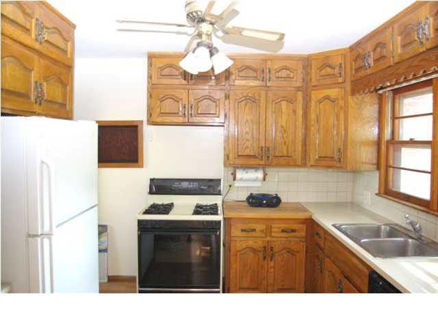 450 S Westview Dr, Derby, KS 67037
