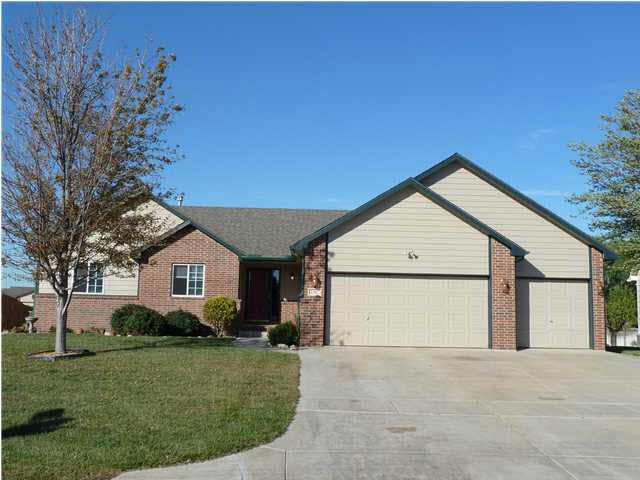2302 E Eastridge Ct, Goddard, KS 67052