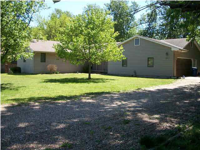 3207 Red Fox, Newton, KS 67114