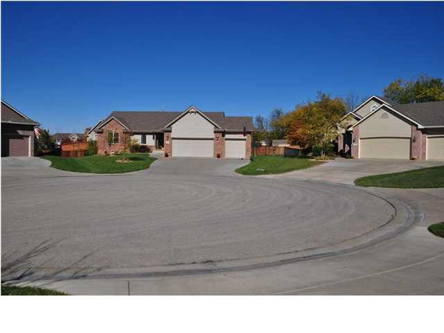 113 S Onewood Cir, Andover, KS 67002