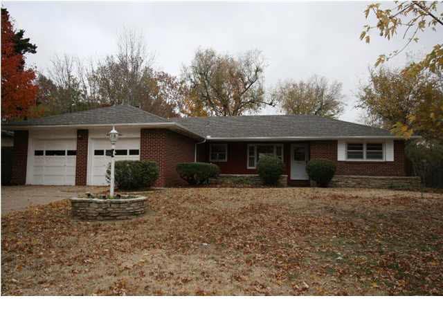 6039 E Grace Ln, Wichita, KS 67208