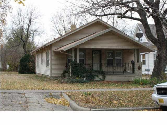 1305 E 7th, Winfield, KS 67156