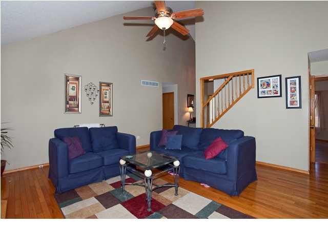 401 N Valley Stream Dr, Derby, KS 67037