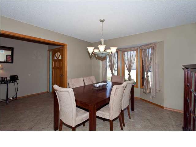 401 N Valley Stream Dr, Derby, KS 67037