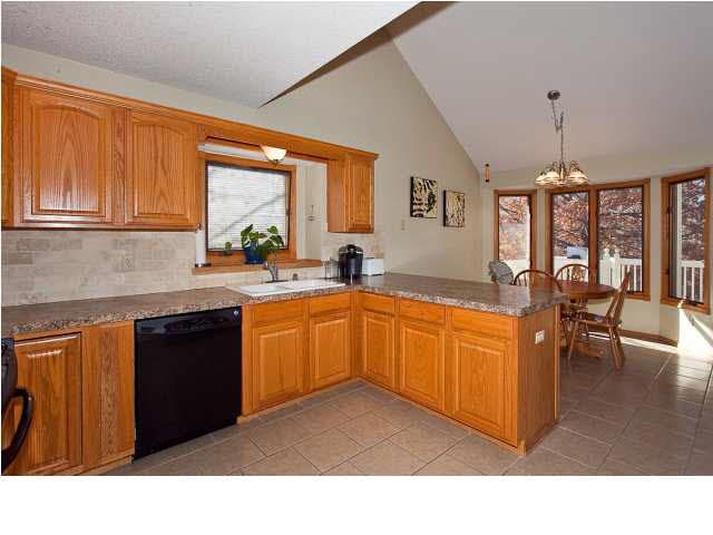 401 N Valley Stream Dr, Derby, KS 67037