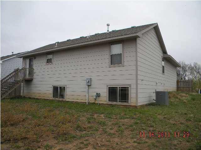 604 Hedgewood Ct, Andover, KS 67002