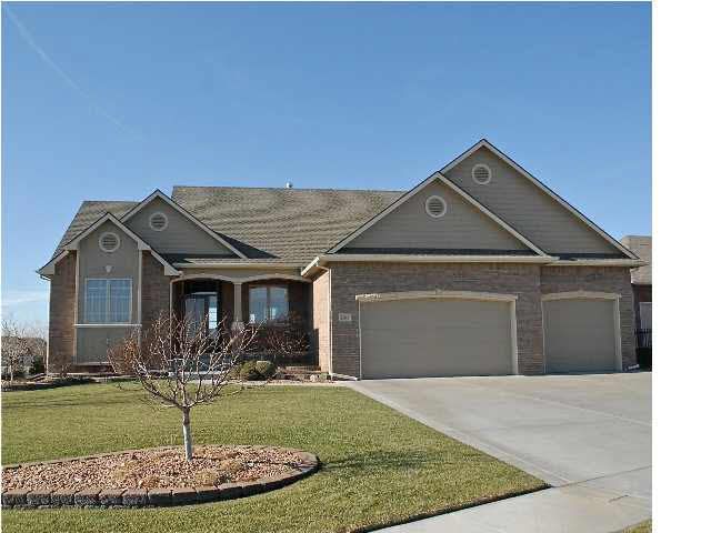 2501 N Fairway, Derby, KS 67037