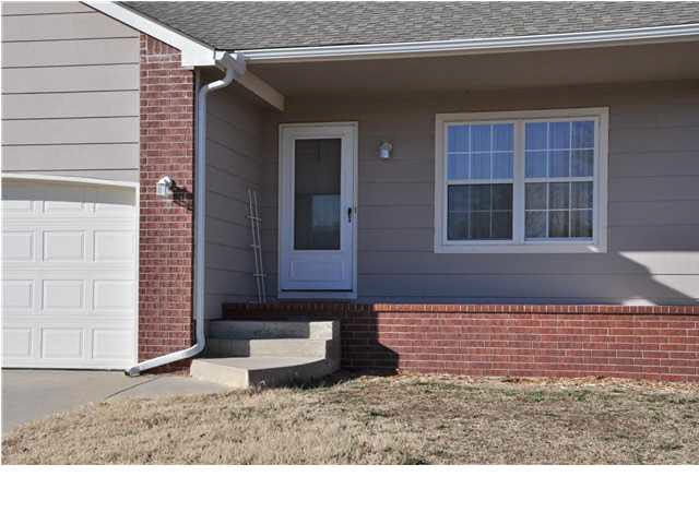 2317 S Rutledge Cir, Wichita, KS 67209
