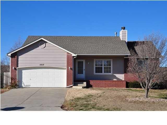 2317 S Rutledge Cir, Wichita, KS 67209