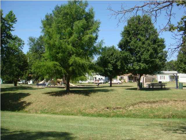 1504 Edgemoor, El Dorado, KS 67042