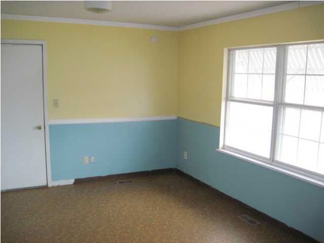 810 Edwards Dr, Leon, KS 67074