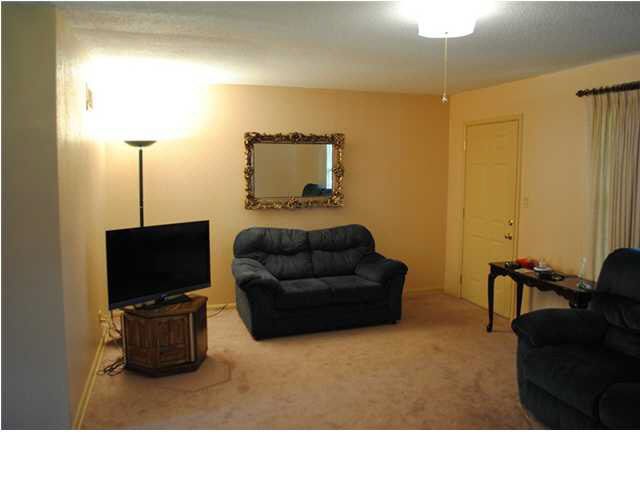 2307 S Pinecrest, Wichita, KS 67218