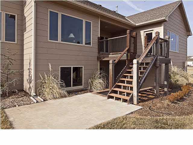 2318 Sawgrass Cir, Derby, KS 67037
