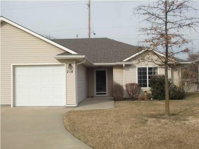 714 Autumn Ridge Ct, Andover, KS 67002
