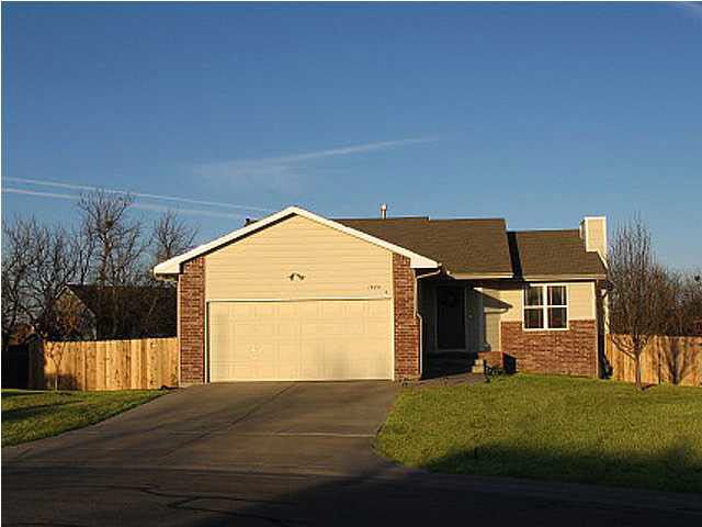 1844 N Honeysuckle Cir, Andover, KS 67002