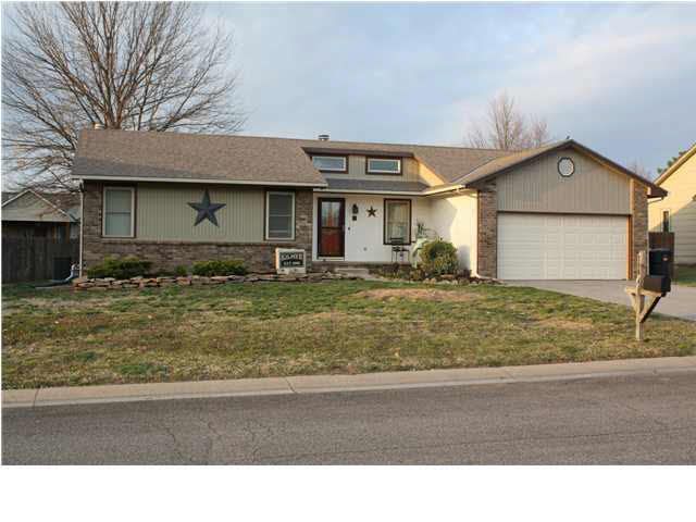 700 E Brent Dr, Mulvane, KS 67110