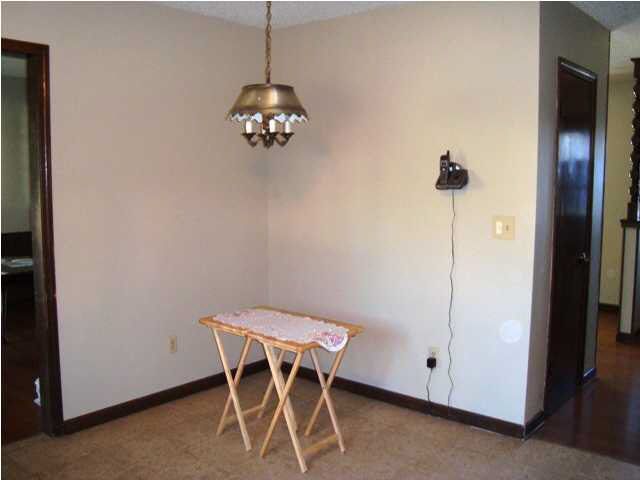 1105 E James, Derby, KS 67037