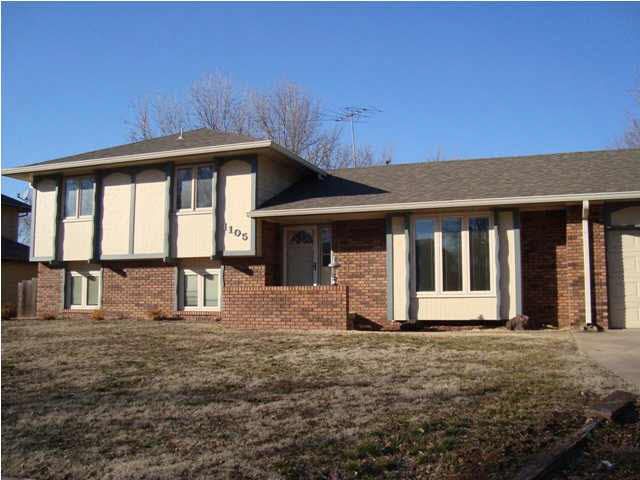 1105 E James, Derby, KS 67037