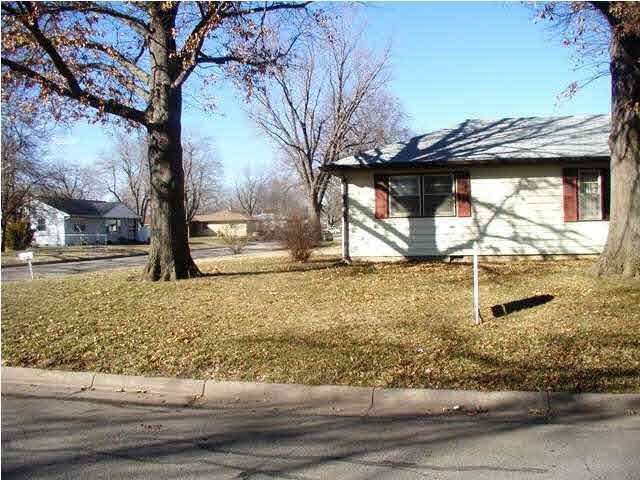 1306 W 7th, Newton, KS 67114