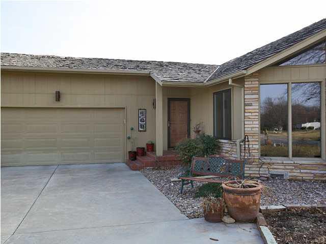 24 Saint Cloud Pl, Wichita, KS 67206