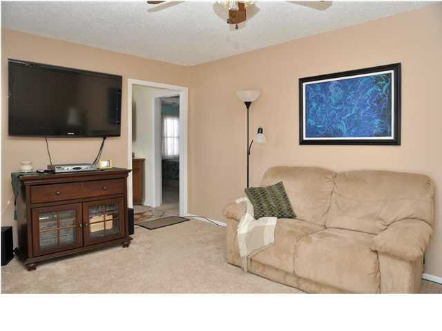 2560 E Sennett, Wichita, KS 67211