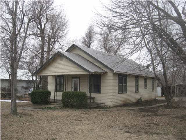 129 Main, Burden, KS 67019