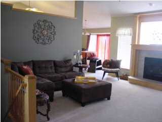 723 Rolling View Dr, Valley Center, KS 67147