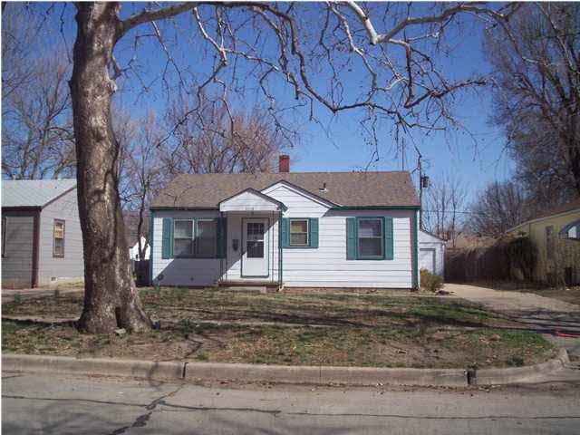 2238 S Laura, Wichita, KS 67211