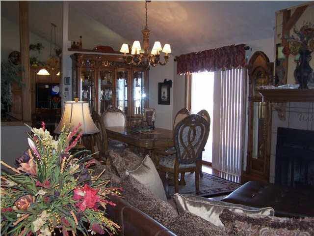 6306 E 1st, Newton, KS 67114