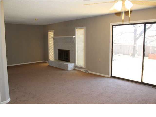 712 N Farmington, Derby, KS 67037