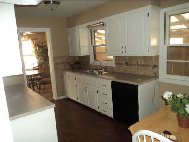 645 S Courtleigh St, Wichita, KS 67218
