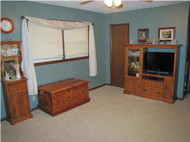 423 E Vine Ave, Mulvane, KS 67110