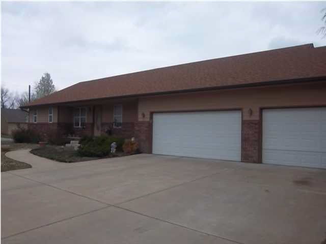 310 S Wayne Ave, Haysville, KS 67060