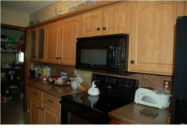 8600 E Lockmoor Cir, Wichita, KS 67207