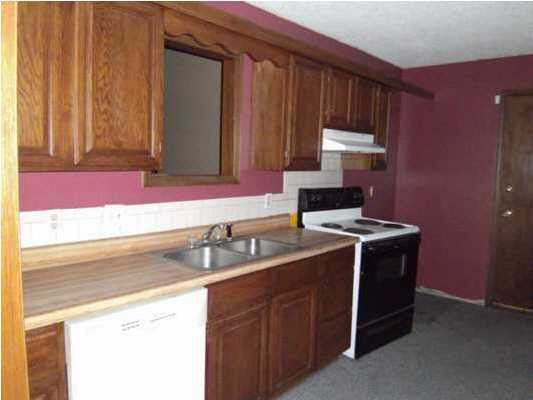 1506 E Cresthill Rd, Derby, KS 67037