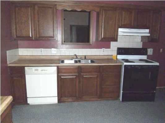 1506 E Cresthill Rd, Derby, KS 67037