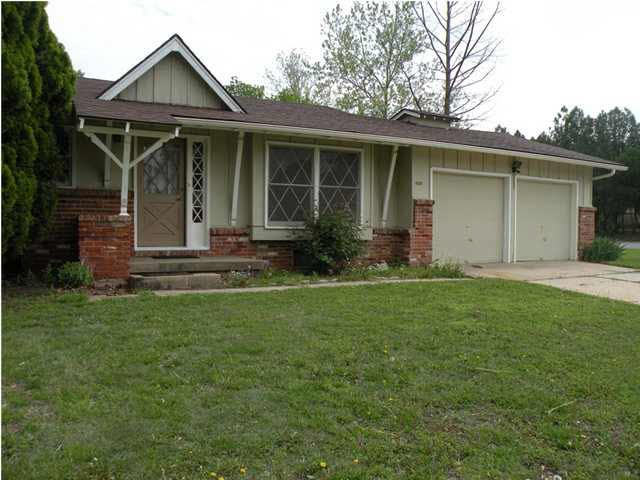 6201 E Danbury, Bel Aire, KS 67220