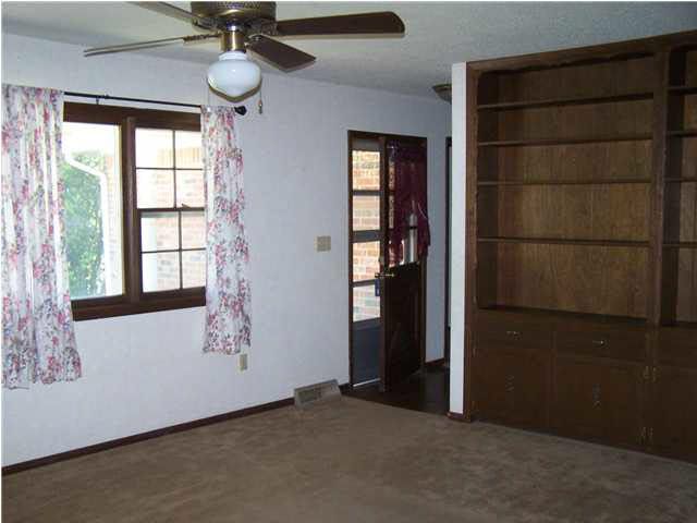1215 N Joann, Mulvane, KS 67110