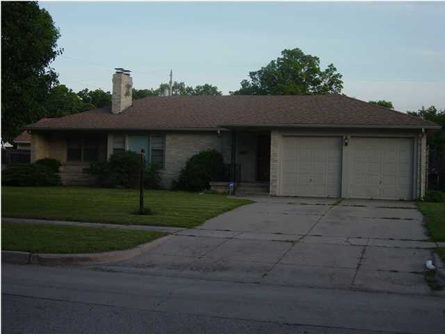 2921 E Menlo, Wichita, KS 67211