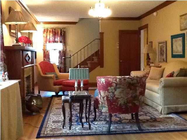 210 S Dellrose, Wichita, KS 67218