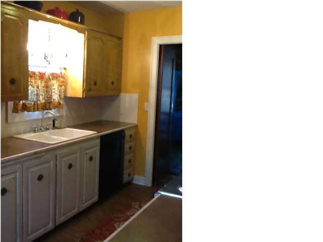 210 S Dellrose, Wichita, KS 67218