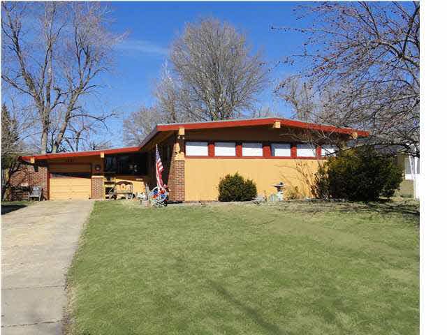 2456 W Wilson Dr, Wichita, KS 67204