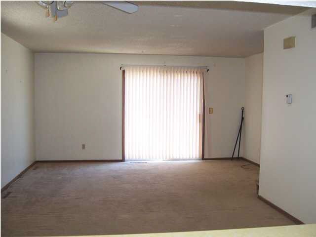 729 Westhaven Dr, Newton, KS 67114