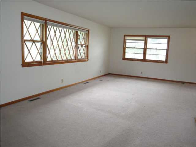 5925 E Clarendon, Bel Aire, KS 67220